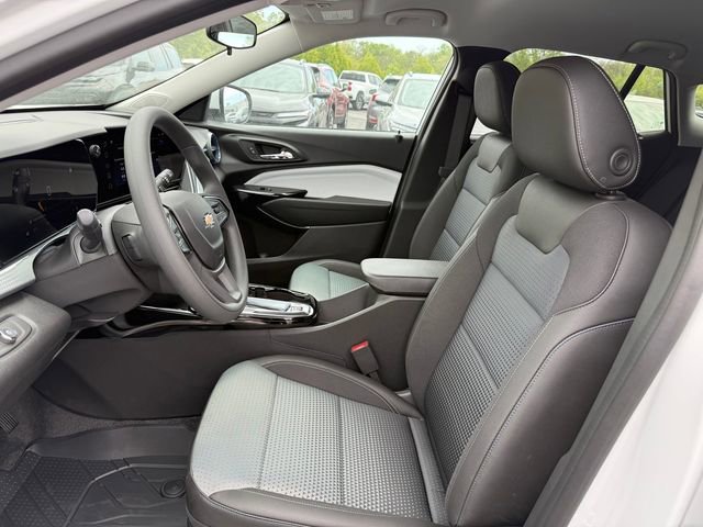 New 2026 Summit White Chevrolet LT image 10