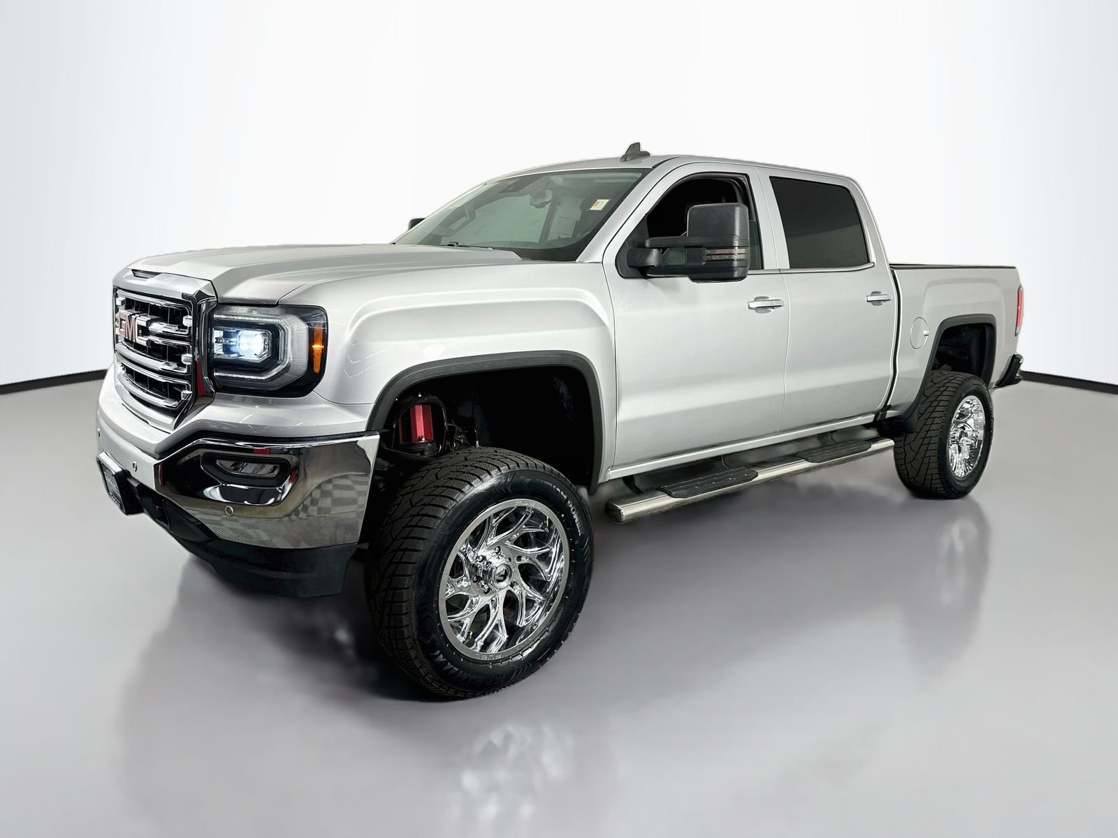 Used 2018 Quicksilver Metallic GMC SLT image 4