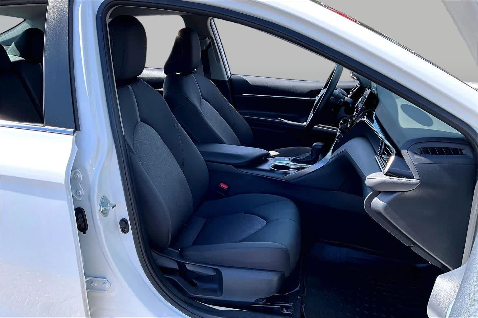 Used 2023 Ice Cap Toyota LE image 8