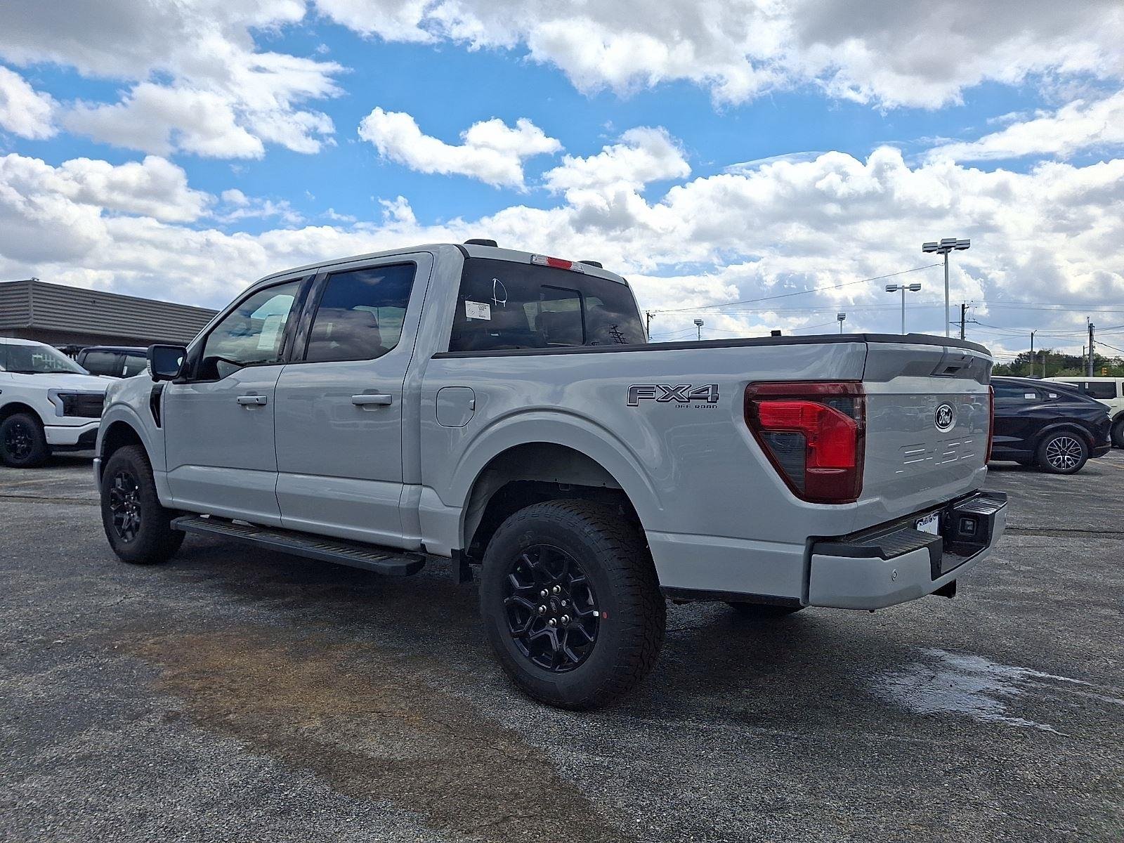 New 2026 Avalanche Ford XLT image 3