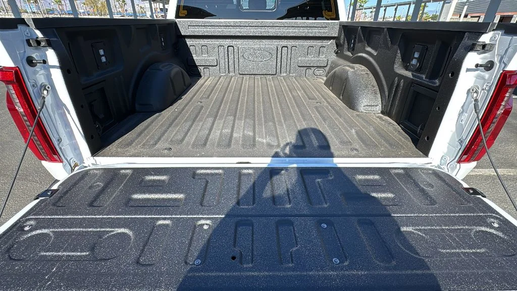 New 2026 Oxford White Ford XLT image 18