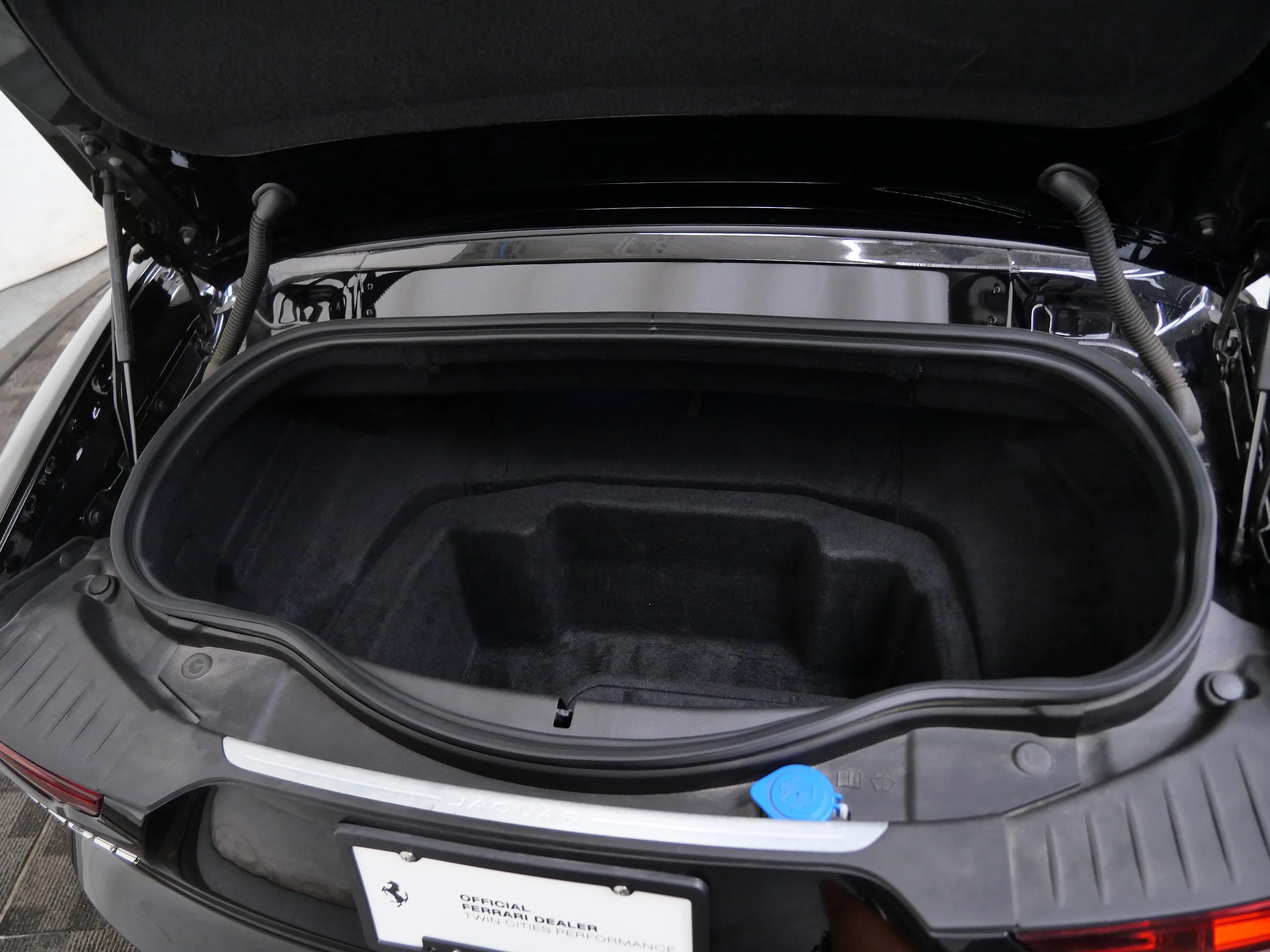 Used 2023  Jaguar P450 image 19