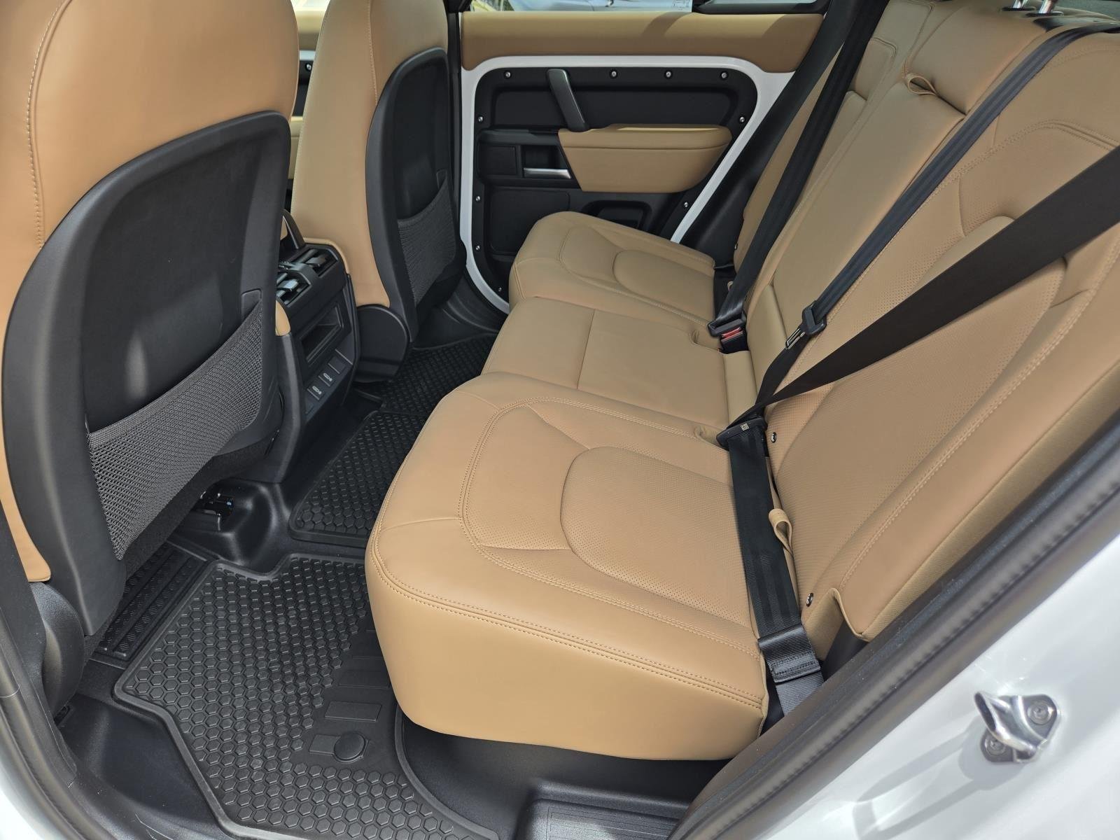 New 2026 Fuji White Land Rover S image 31