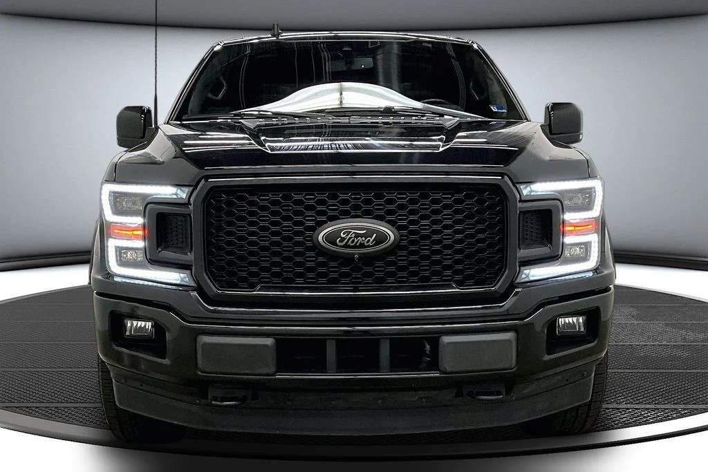 Used 2020 Black Ford Lariat image 2
