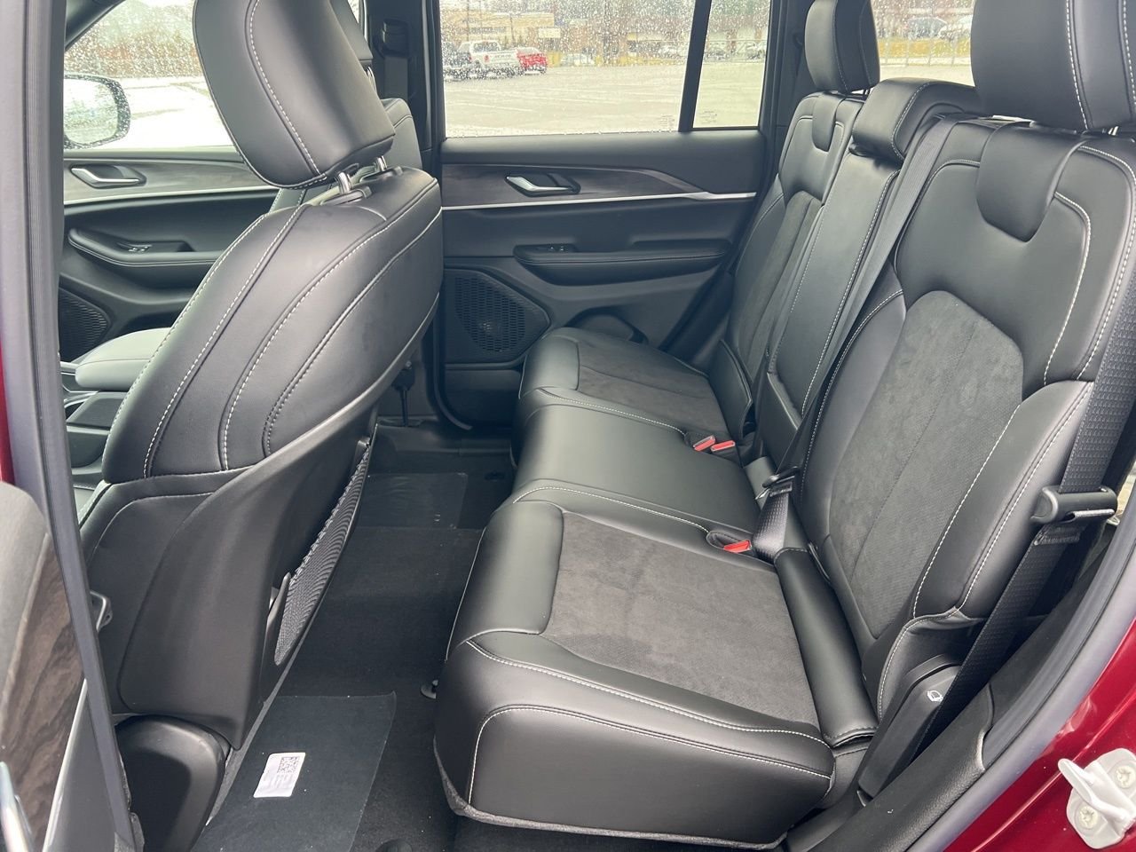 New 2026 Velvet Red Pearl-Coat Exterior Paint Jeep Altitude image 15