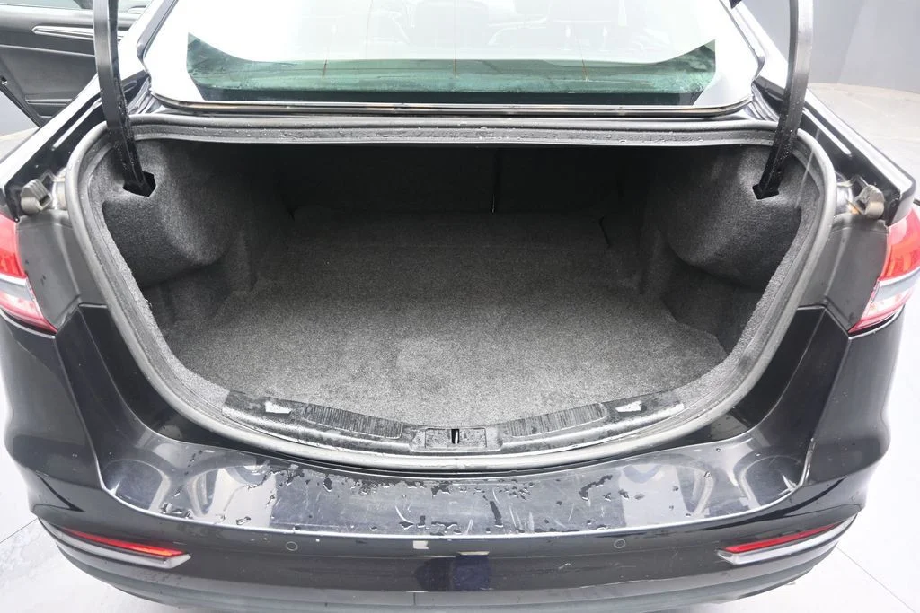 Used 2019 Black Ford SEL image 14