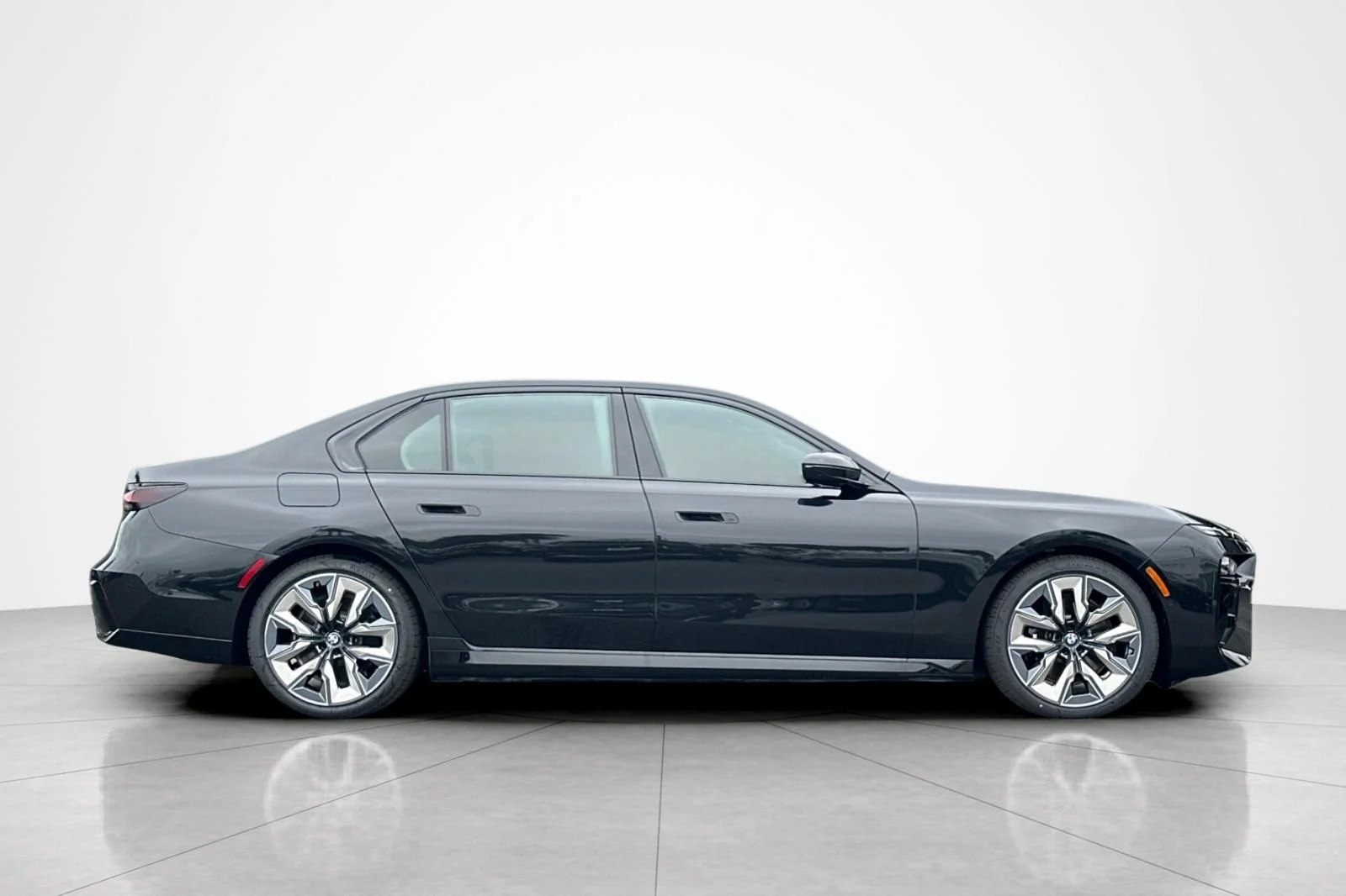 New 2026 Black Sapphire Metallic BMW 750e xDrive image 6