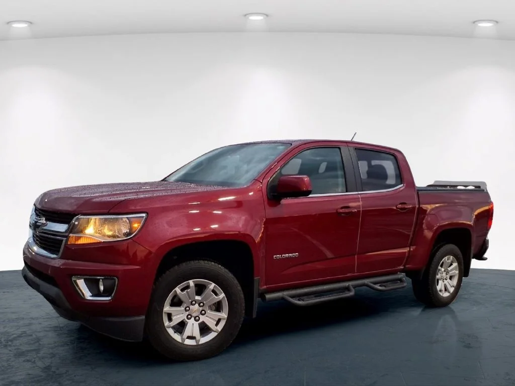 Used 2019 Red Chevrolet LT image 2