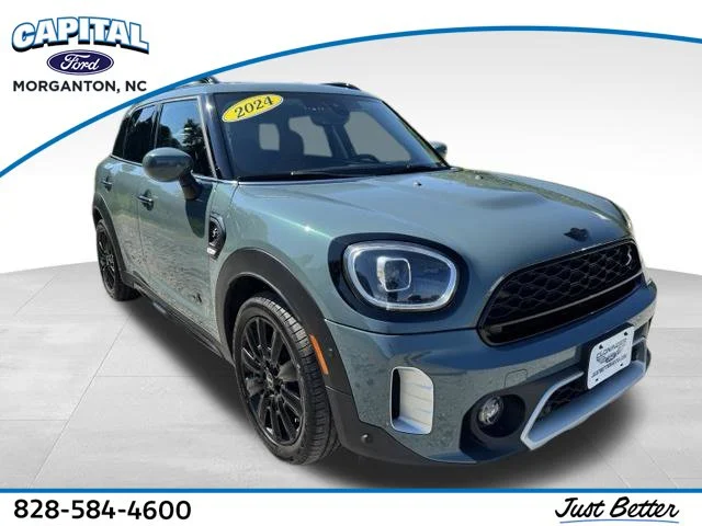Used 2024 Green MINI Iconic image 1