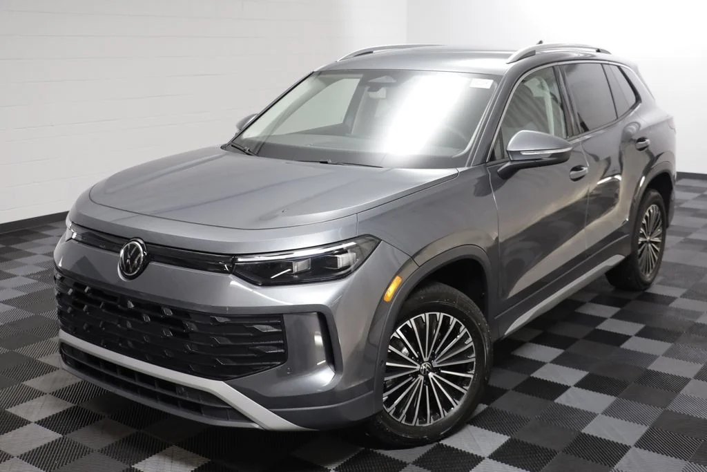 New 2026 Platinum Gray Volkswagen 2.0T S image 2