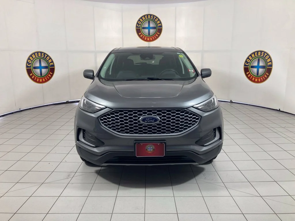 Used 2024 Gray Ford SEL image 18