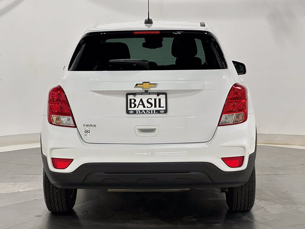 Used 2020 White Chevrolet LS image 12