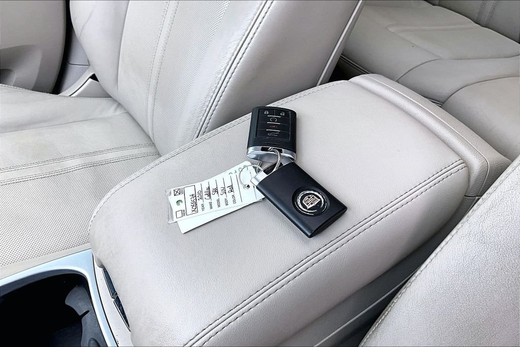 Used 2010 Red Cadillac Luxury image 10