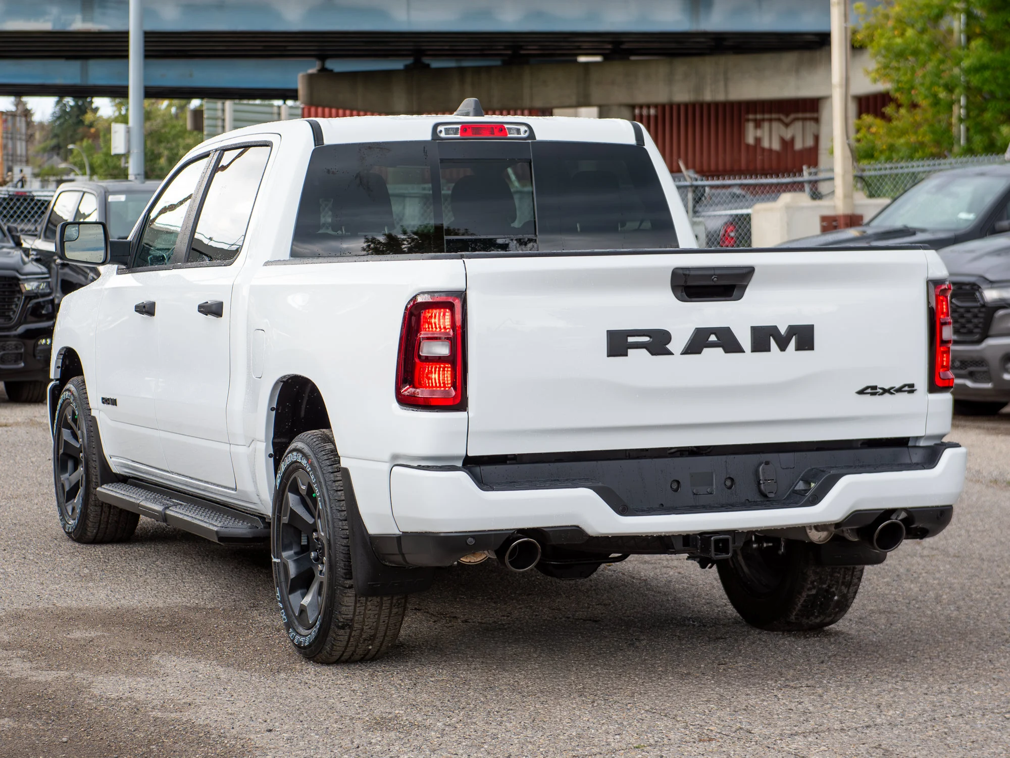 New 2026 White RAM Express* Crew Cab 4x4, 3.92 Rear Axle Ratio, Running Boards, Adaptive Cruise image 4