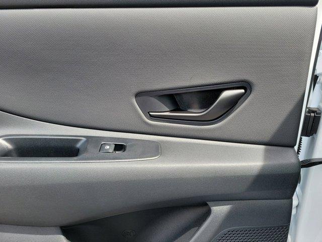 2025 Hyundai Elantra Blue - Photo 12