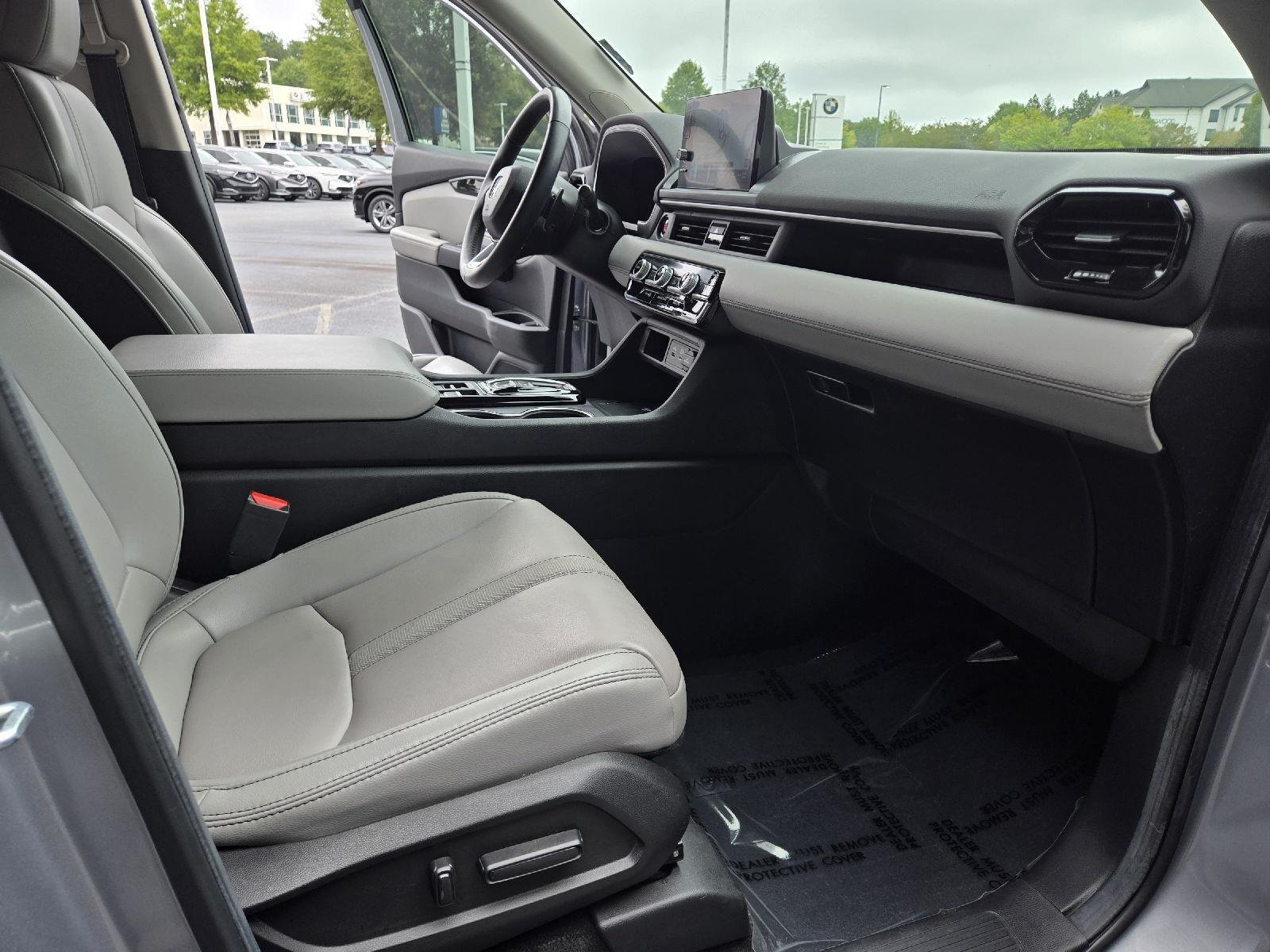 Used 2024 Lunar Silver Metallic Honda Touring image 23