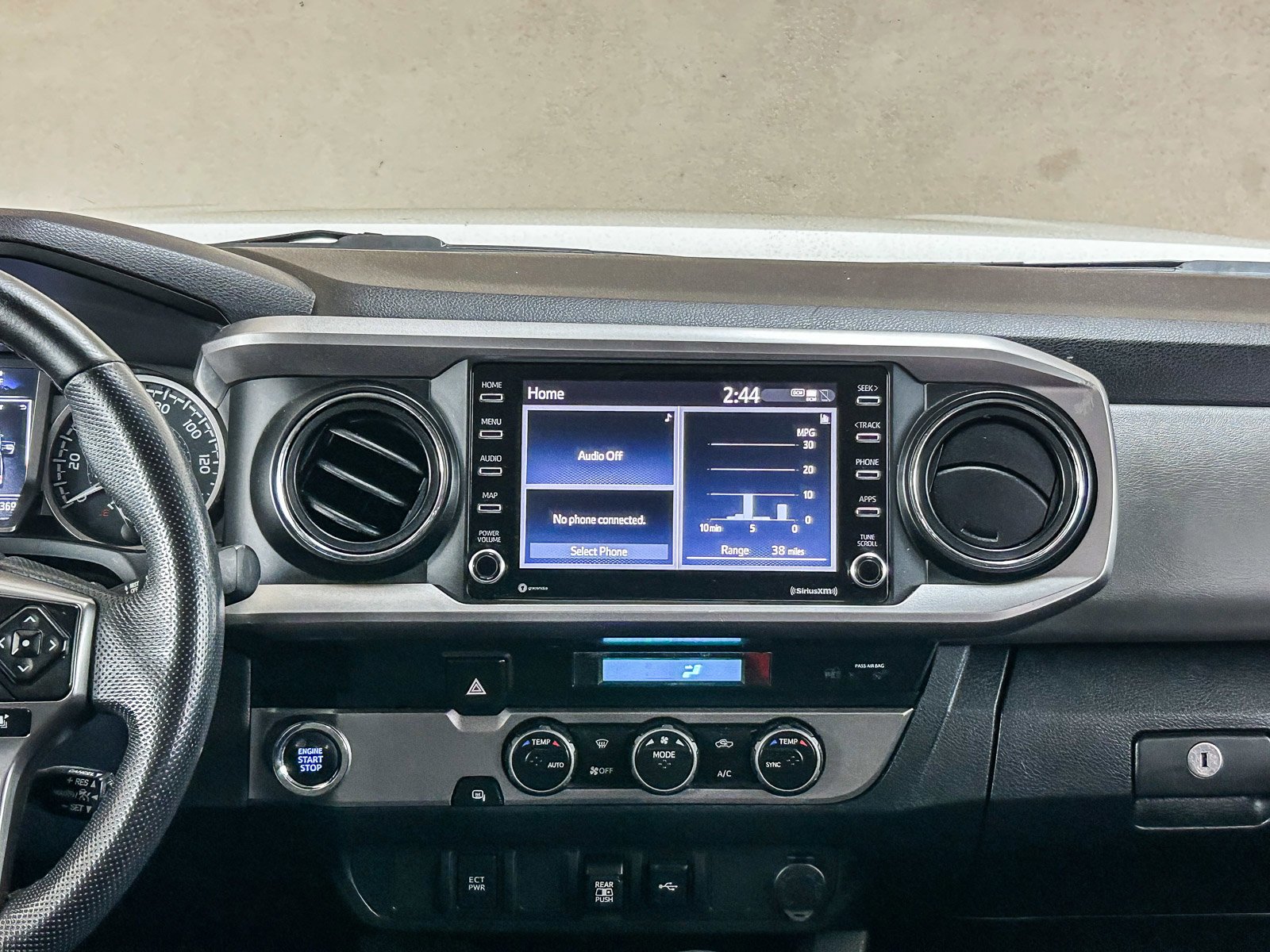 2023 Toyota Tacoma SR5 - Photo 13