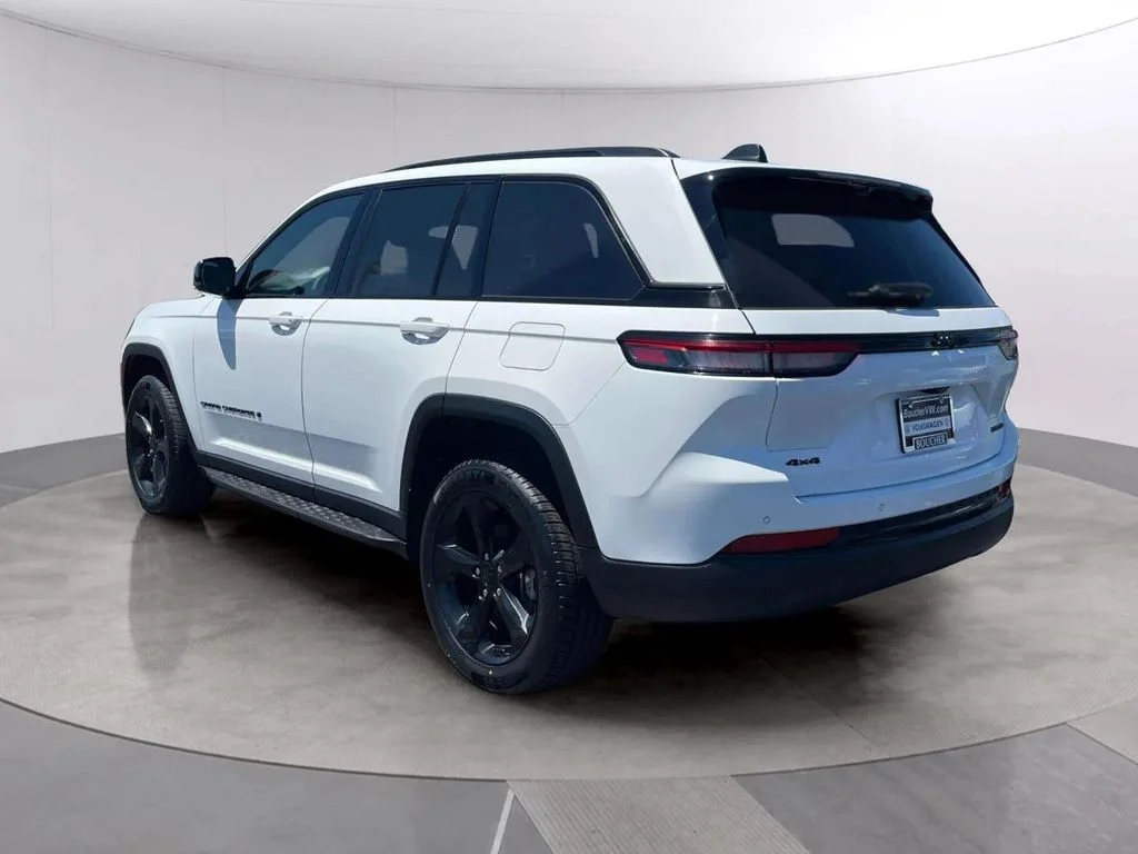 Used 2024 Bright White Clearcoat Jeep Limited image 3