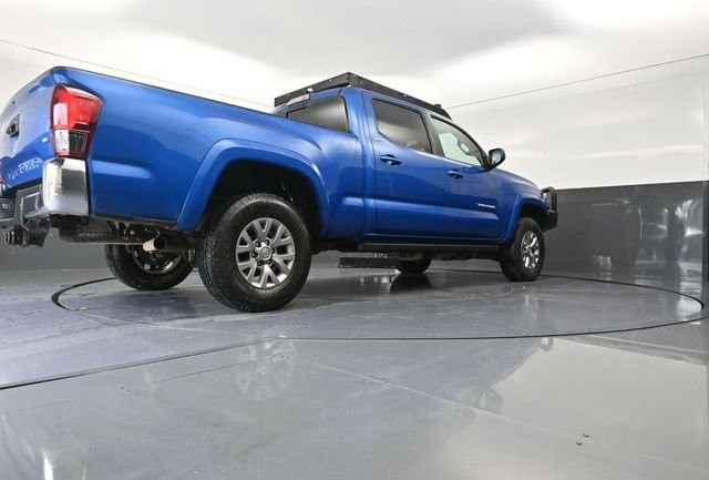 Used 2018 Blue Toyota SR5 image 37