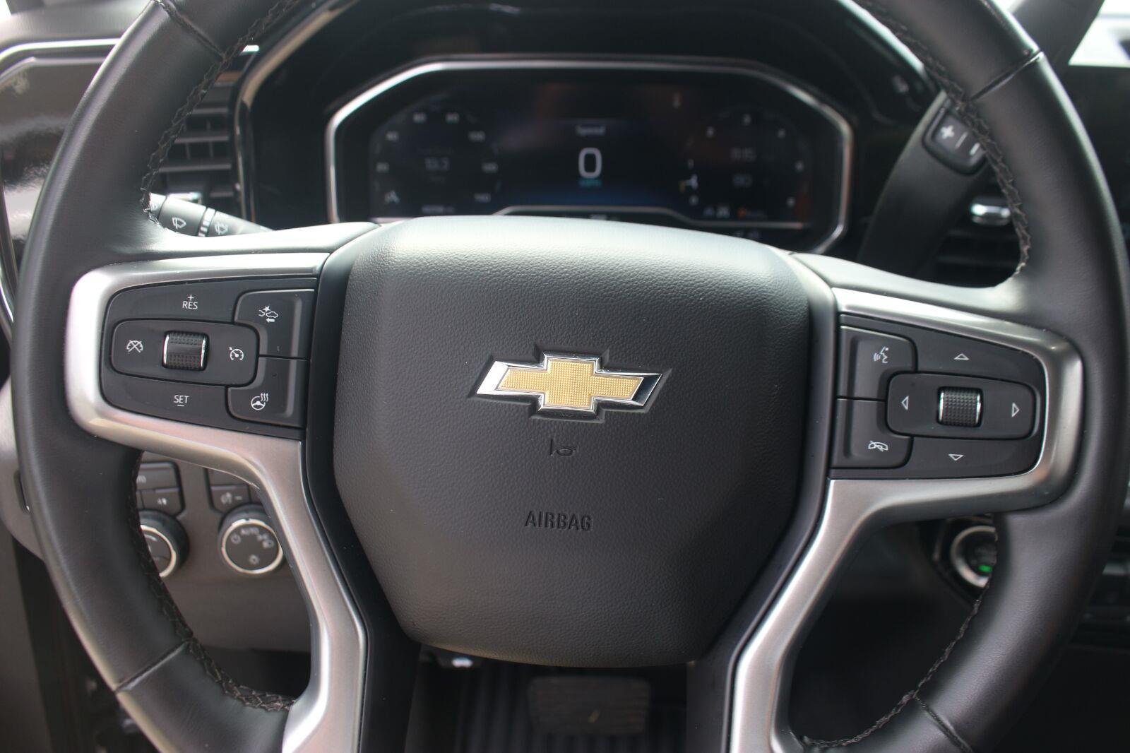 Used 2025 Cypress Gray Chevrolet LT image 22