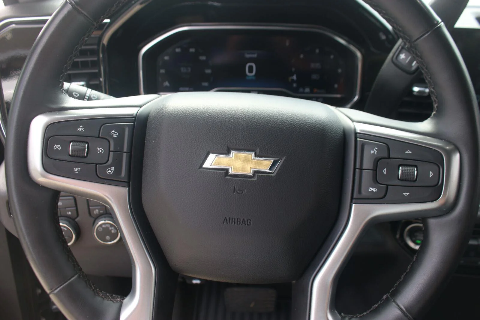 Used 2025 Cypress Gray Chevrolet LT image 22