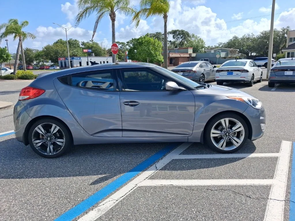 Used 2017 Gray Hyundai Value Edition image 5