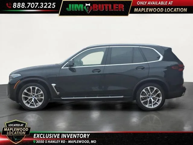 Used 2025  BMW xDrive50e image 2