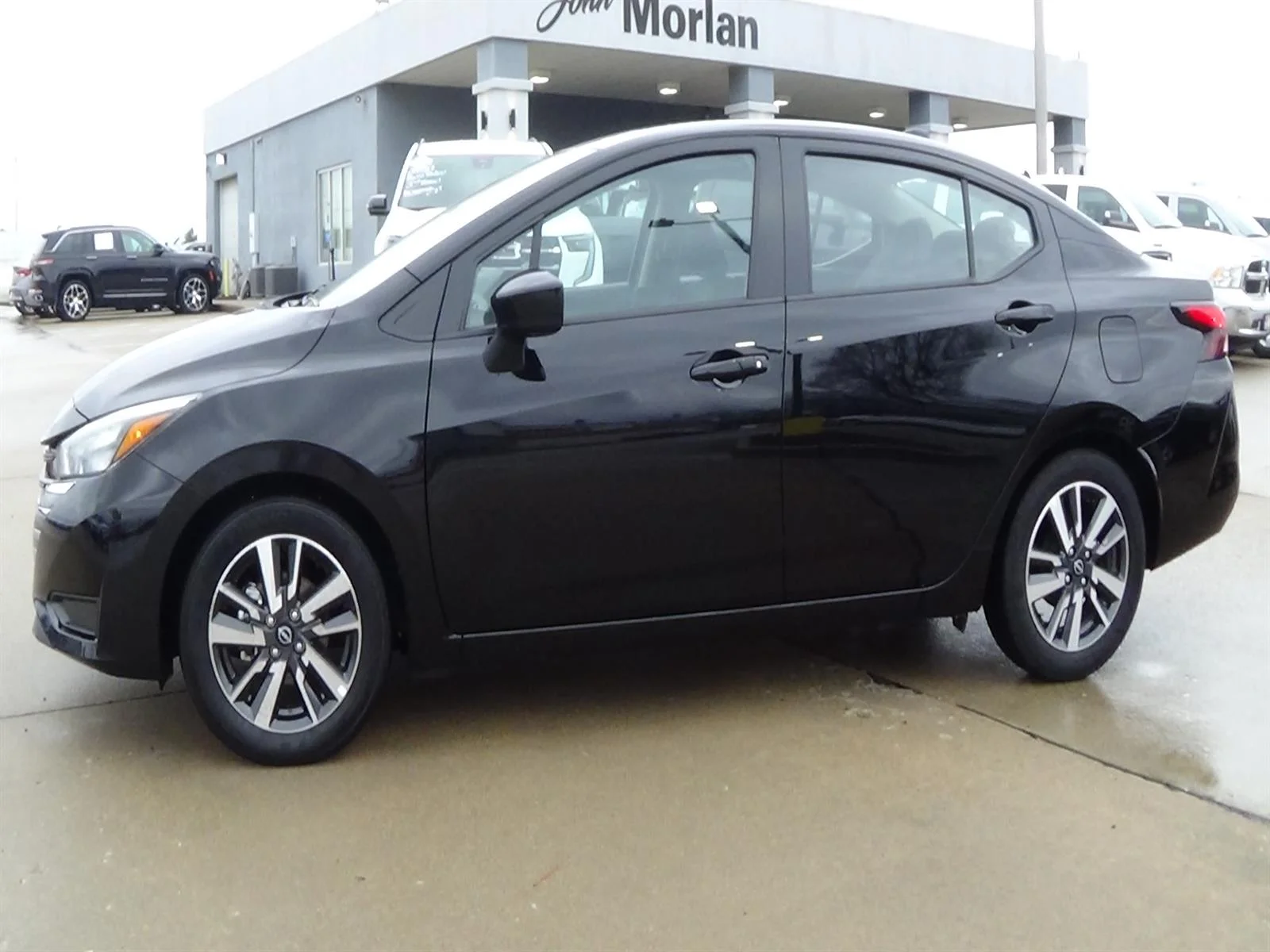 Used 2025 Super Black (kh3) Nissan SV image 1