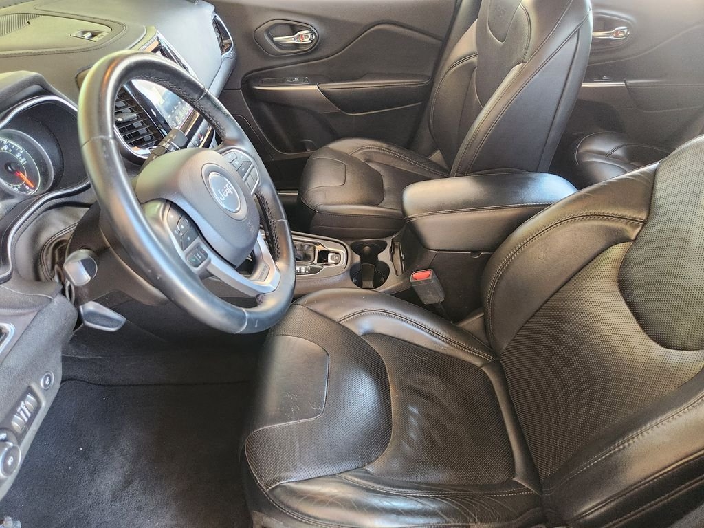 Used 2019 Diamond Black Crystal Pearlcoat Jeep Limited image 14