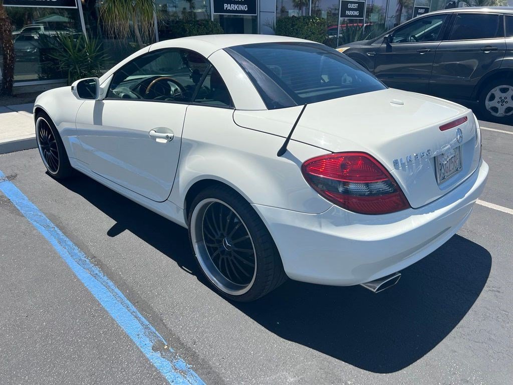 Used 2010 Arctic White Mercedes-Benz SLK 350 image 4