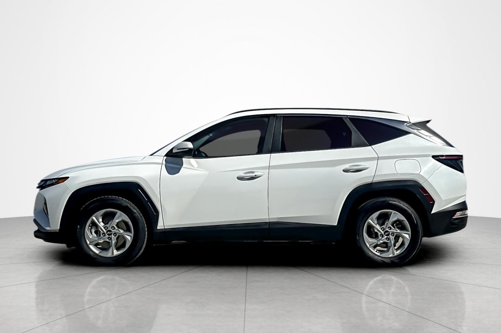 Used 2022 WHITE Hyundai SEL image 2