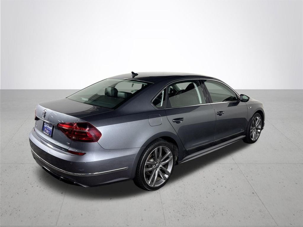 Used 2019 Platinum Gray Metallic Volkswagen 2.0T SE R-Line image 6