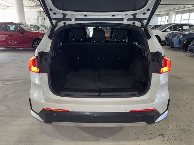 Used 2023 White Metallic BMW xDrive28i image 13