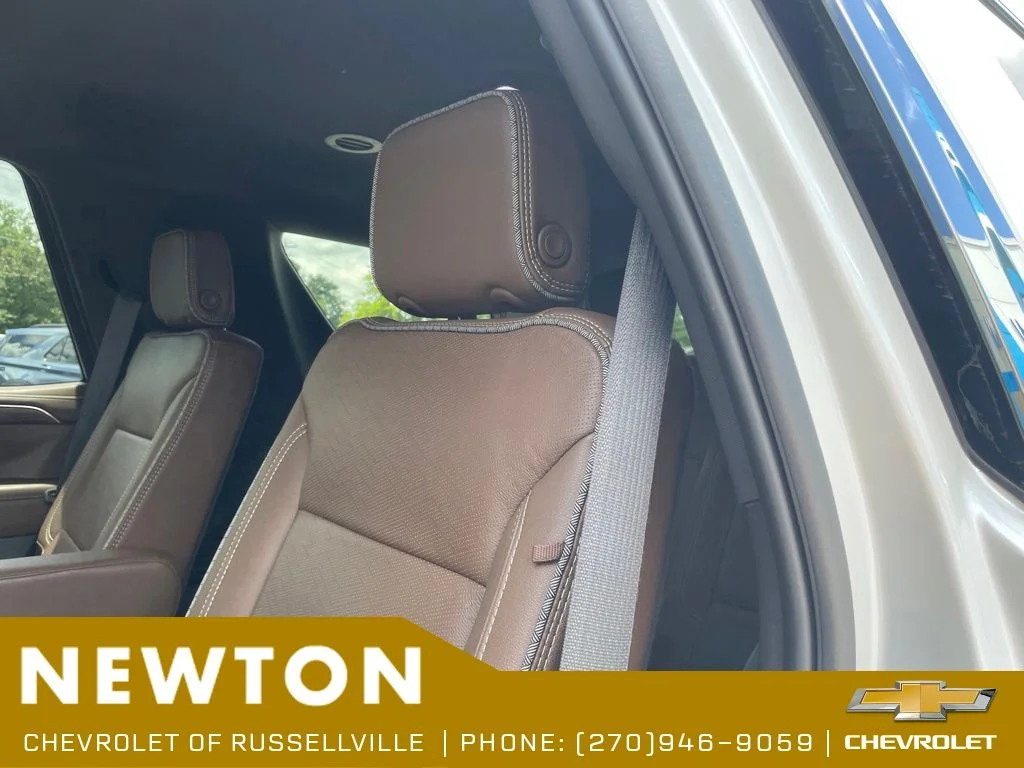 Used 2024 Pearl Chevrolet High Country image 38