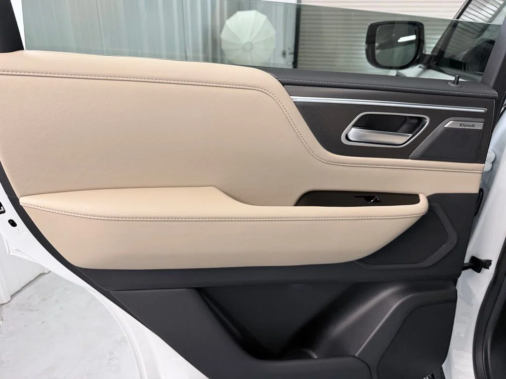 Used 2026 White INFINITI PURE image 33