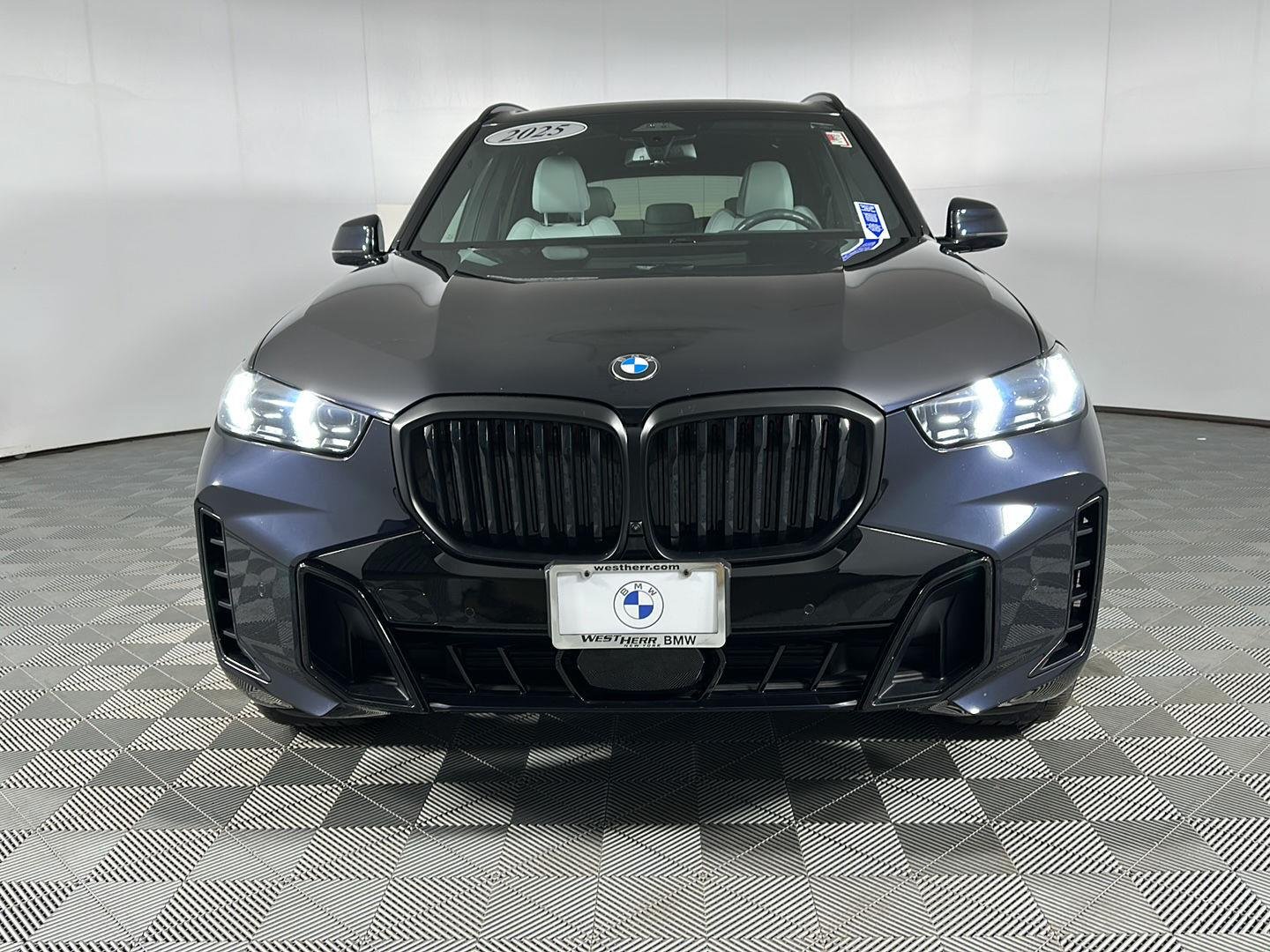 Used 2025 Carbon Black Metallic BMW xDrive40i image 3