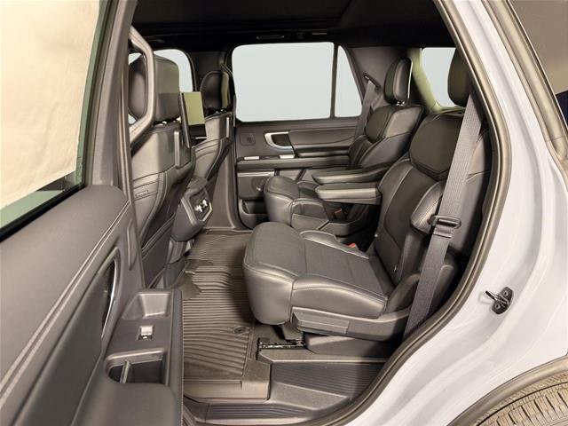 New 2026 Glacier Gray Metallic Tri-Coat Ford Platinum® image 60
