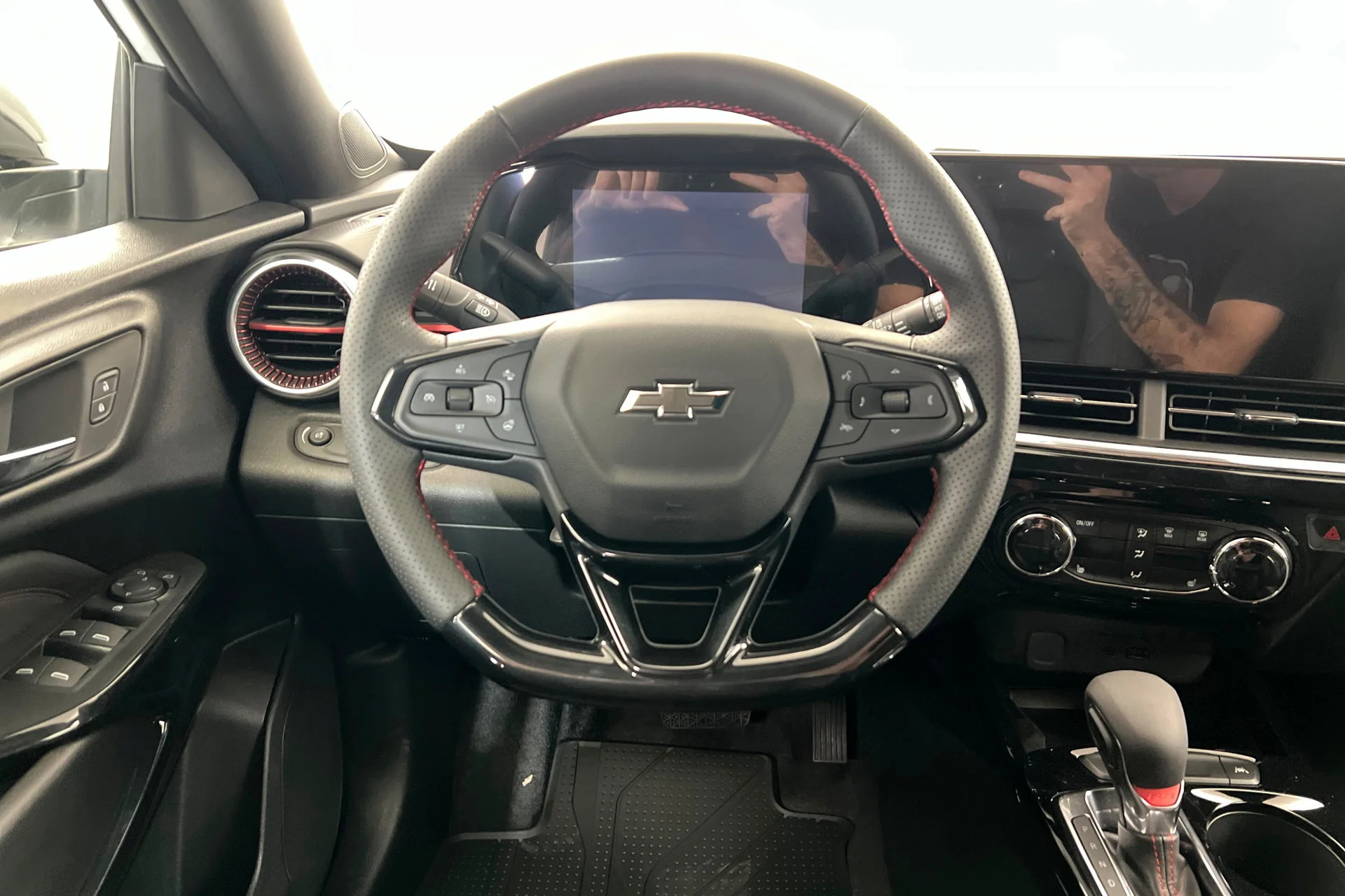 2026 Chevrolet Trax RS - Photo 12