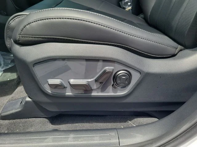 New 2027 Glacial White Pearl Kia X-LINE SX PRESTIGE image 16