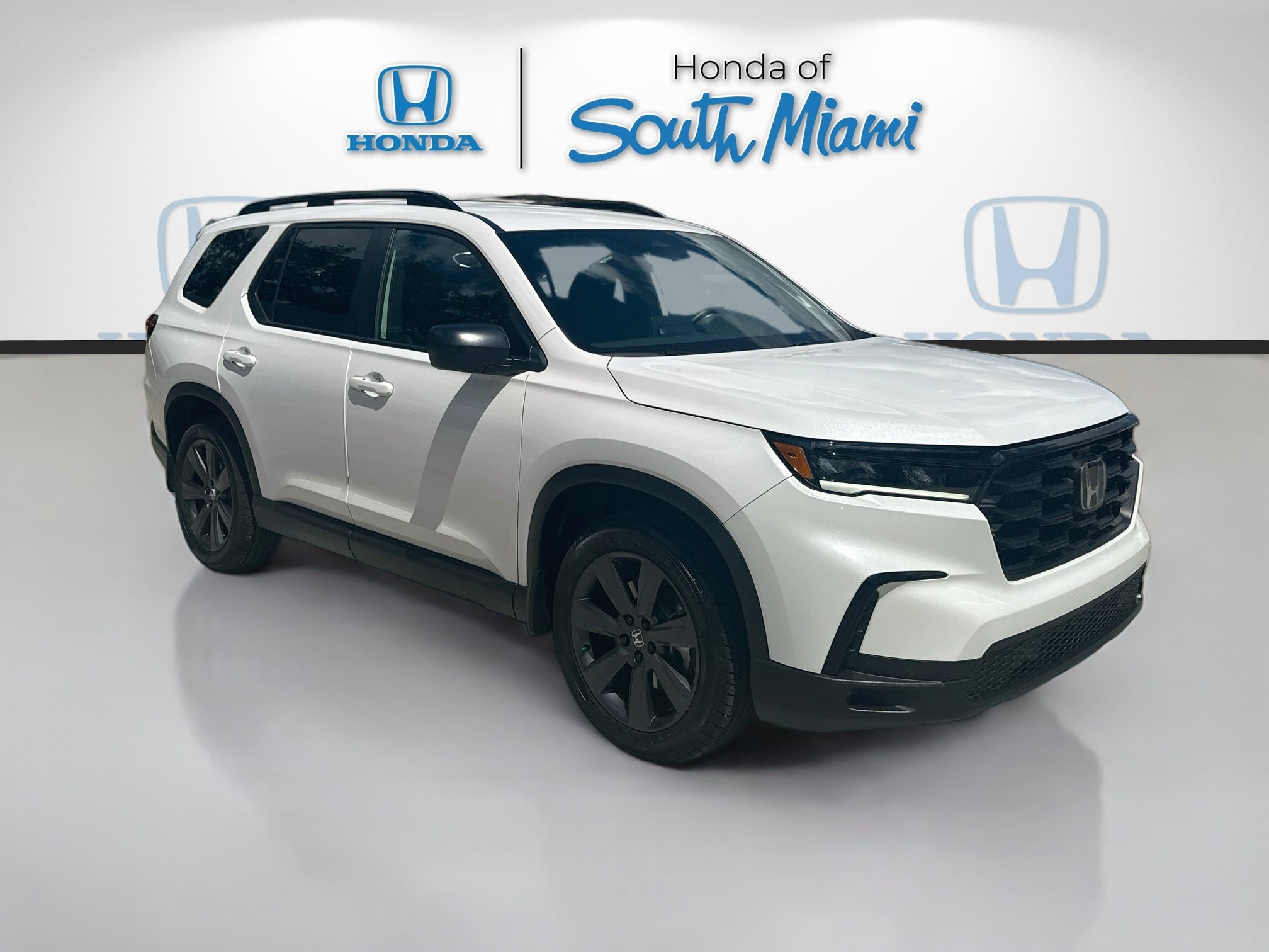 Used 2025  Honda Sport image 1