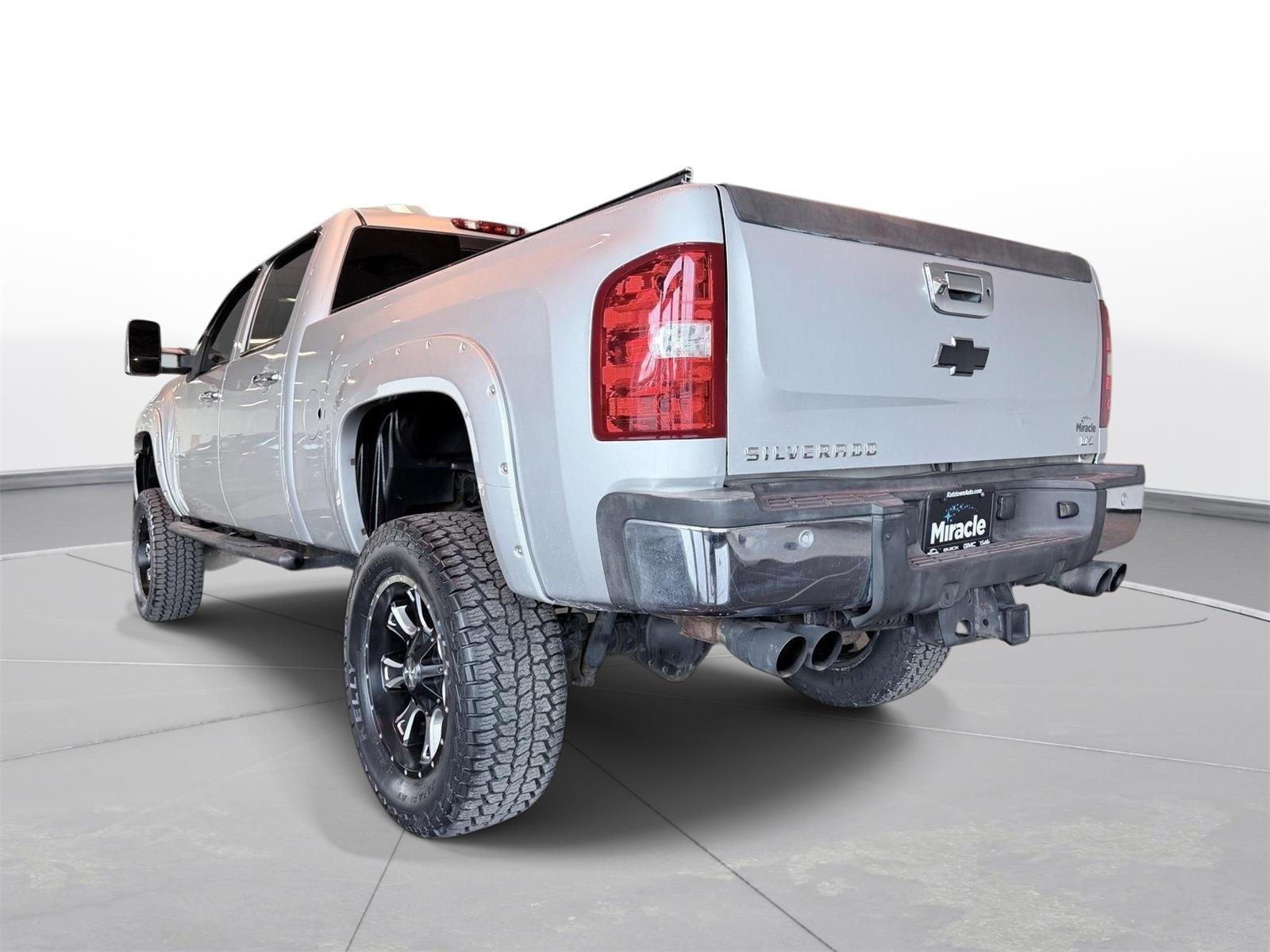 Used 2014 Silver Ice Metallic Chevrolet LTZ image 6