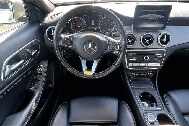 Used 2018 Silver Mercedes-Benz GLA 250 image 5