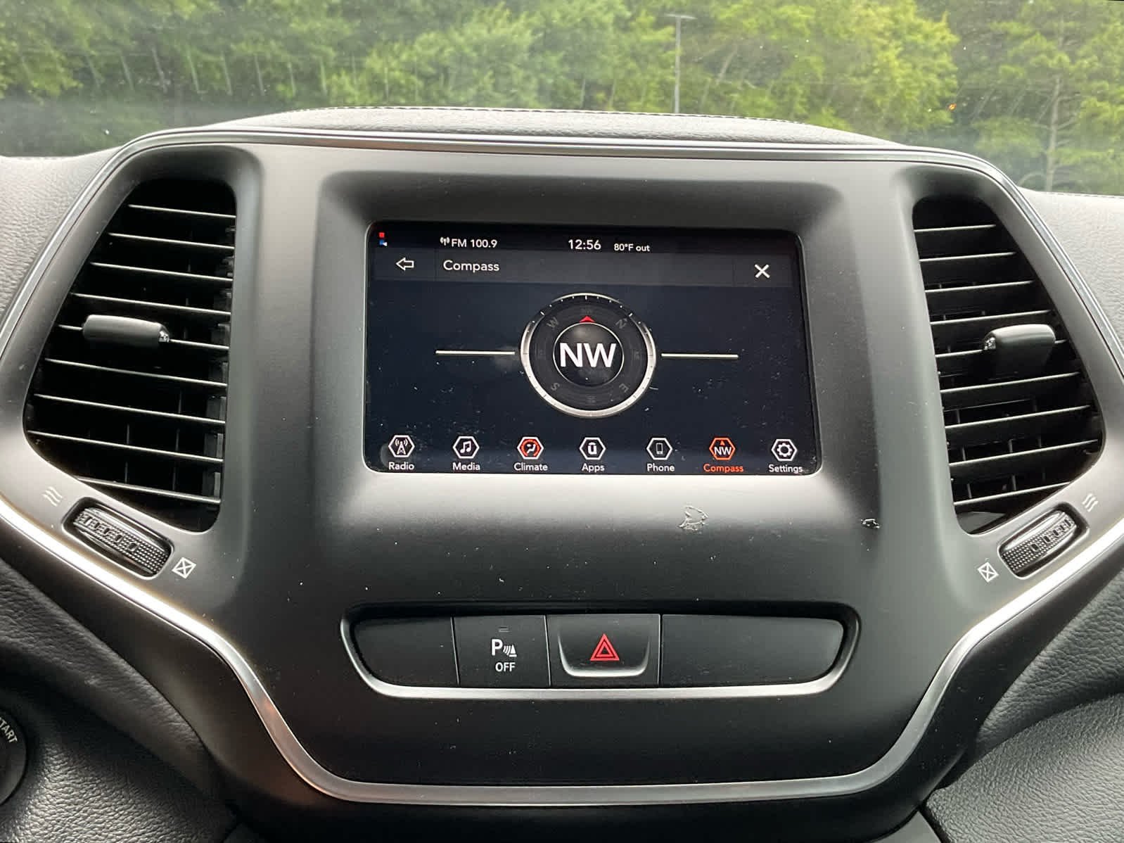Used 2019 Bright White Clearcoat Jeep Latitude image 20