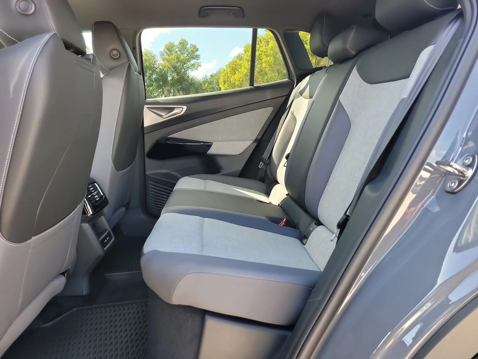 2025 Volkswagen ID.4 PRO - Photo 12
