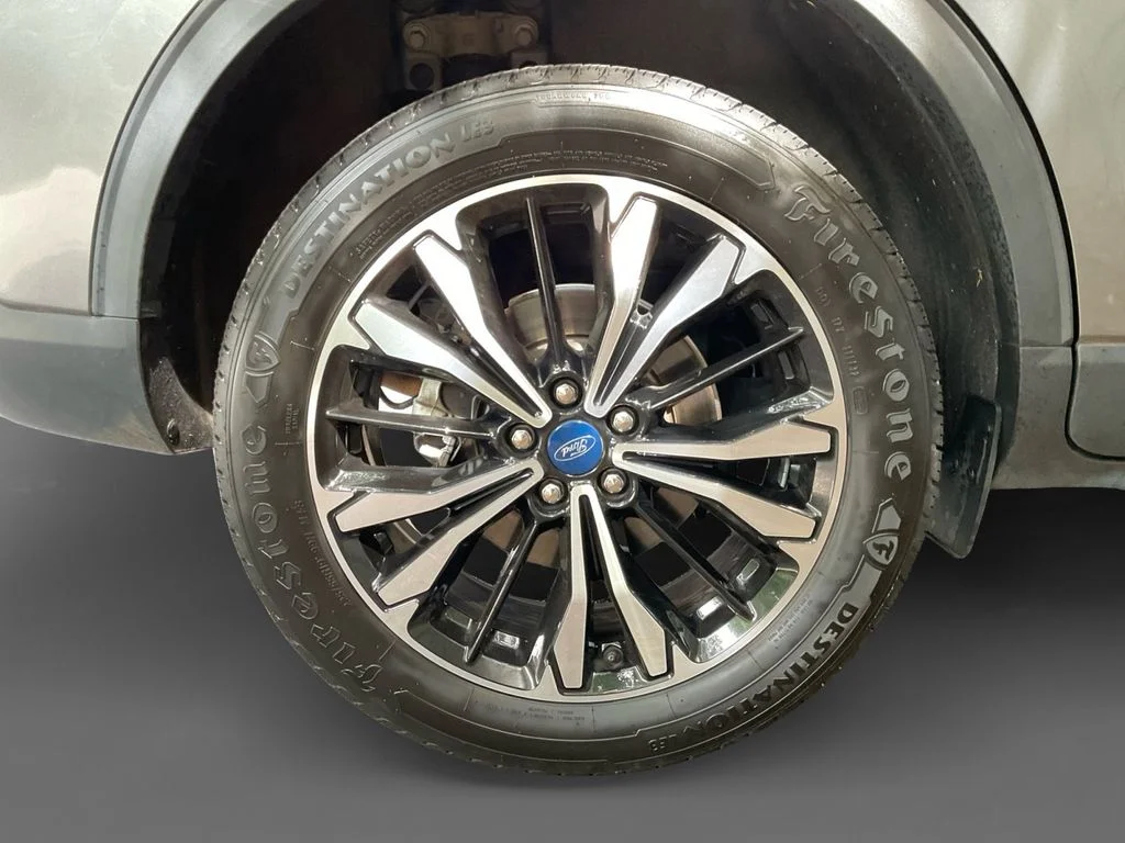 Used 2022 Gray Ford SEL image 10