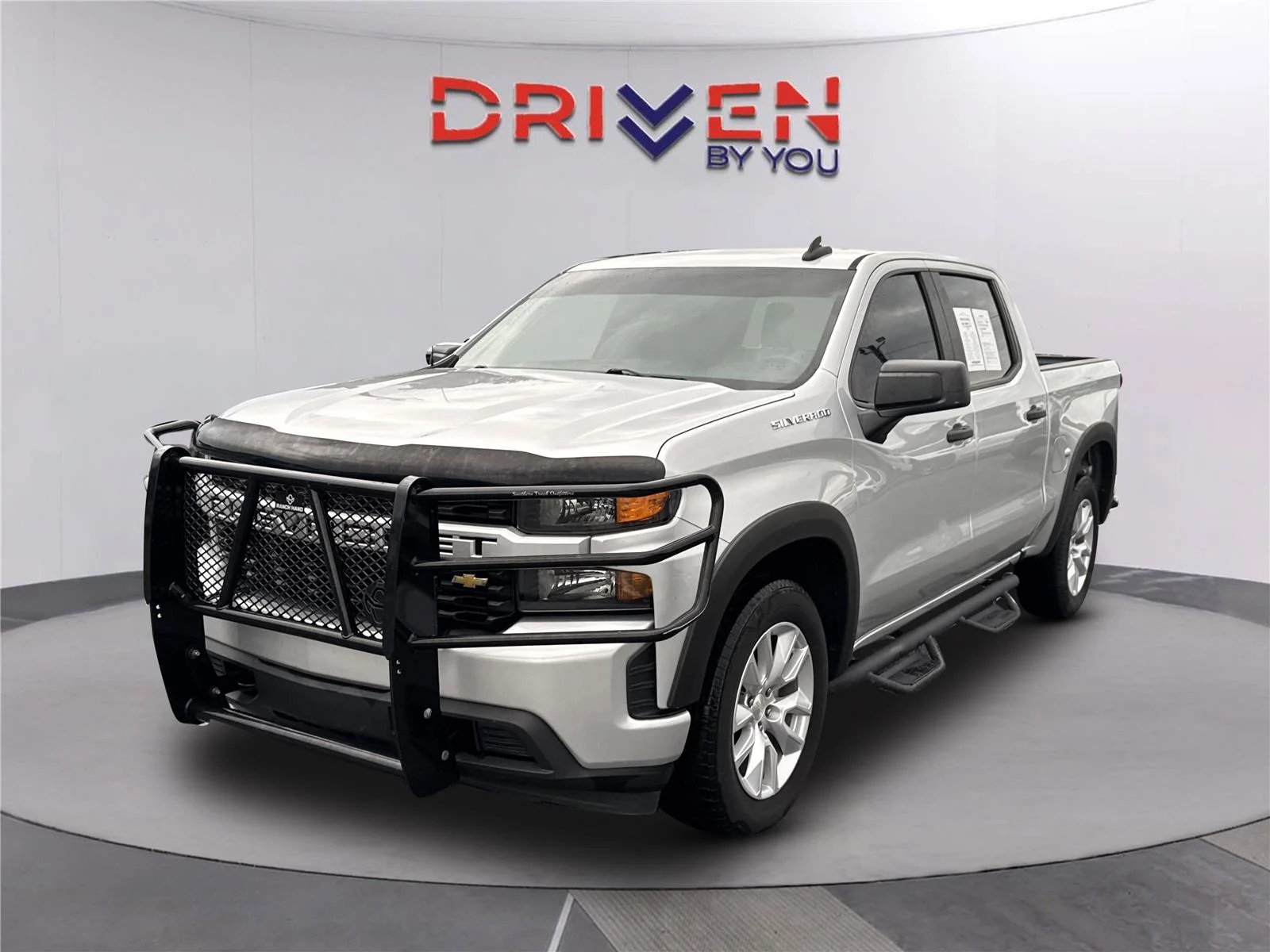 Used 2021 SILVER ICE METALLIC Chevrolet Custom image 8