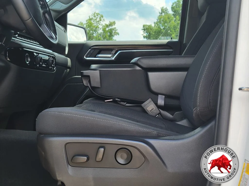 Used 2023 White Chevrolet LT image 23