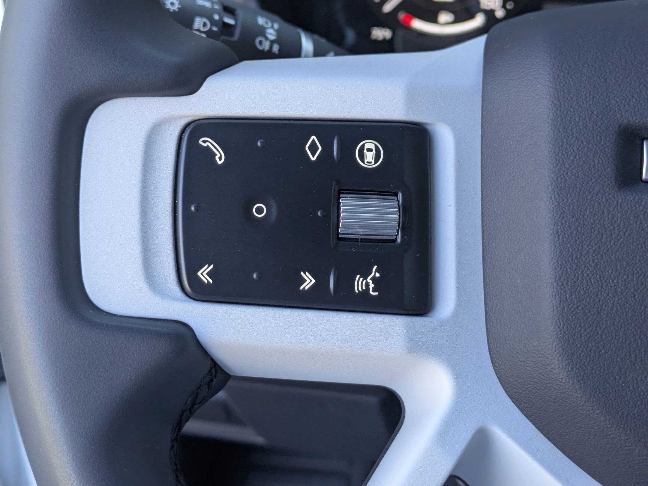 Used 2025 Fuji White Land Rover 110 P300 S image 16