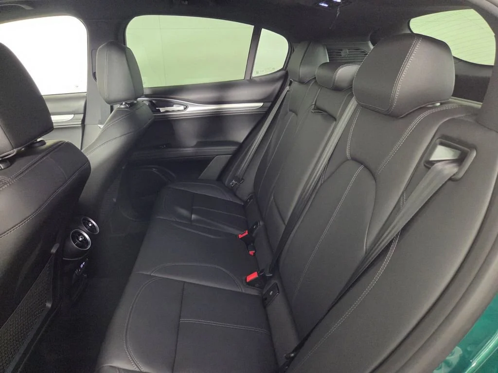 2025 Alfa Romeo Stelvio Base - Photo 19