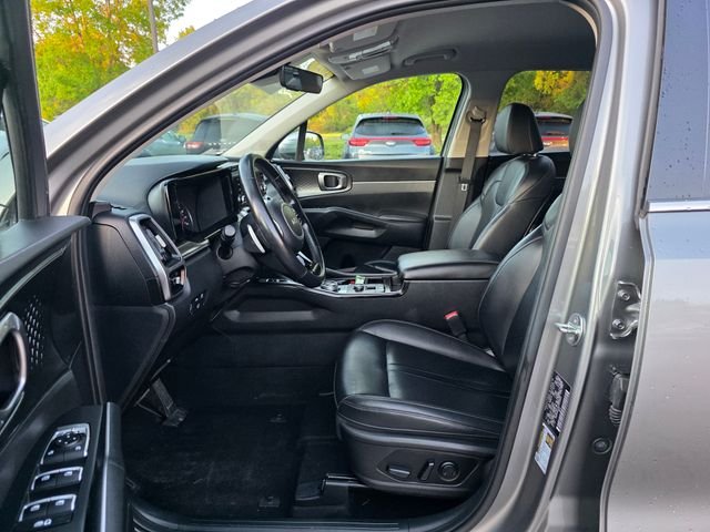 Used 2023 Gray Kia EX image 17